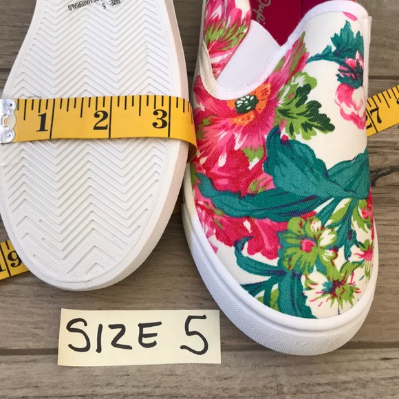 Qupid Brand Sneakers in Floral White - Picture 6 of 8